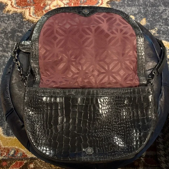 Leopard Print Crossbody Bag with Black Strap - Picture 3 of 15